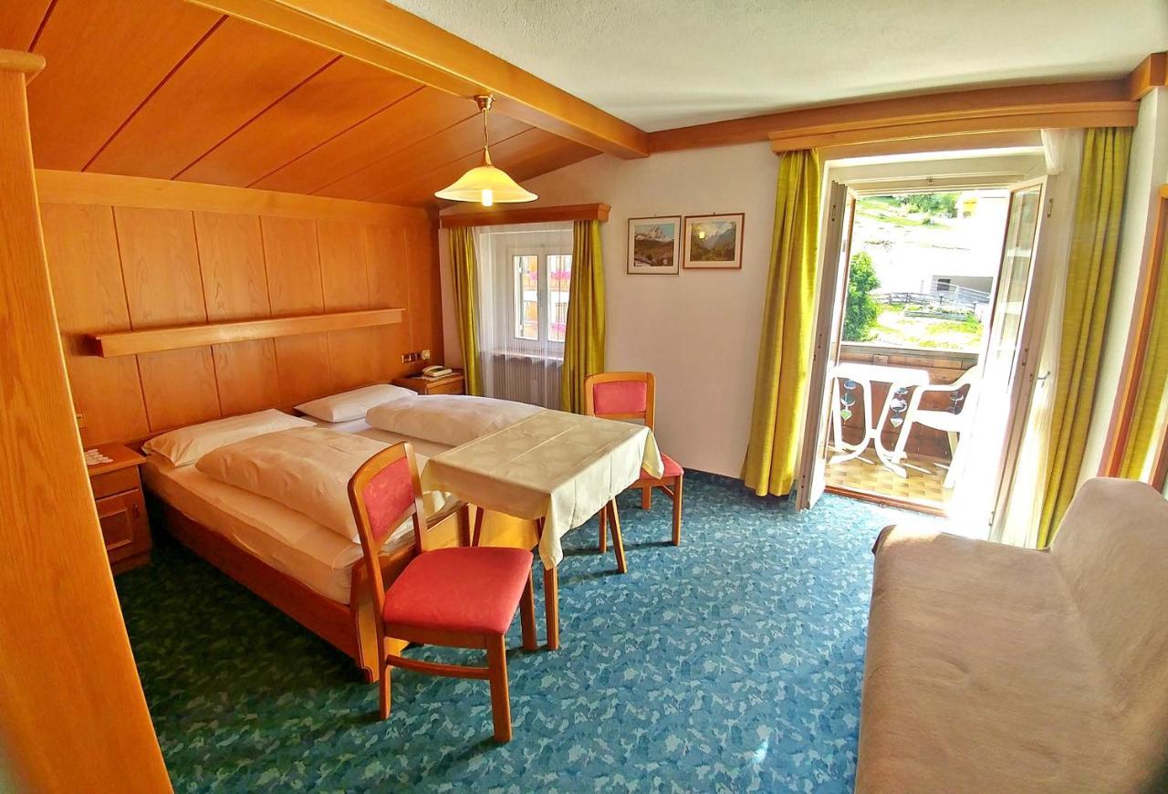 Garni Gabrieli Bed & Breakfast Corvara In Badia Luaran gambar