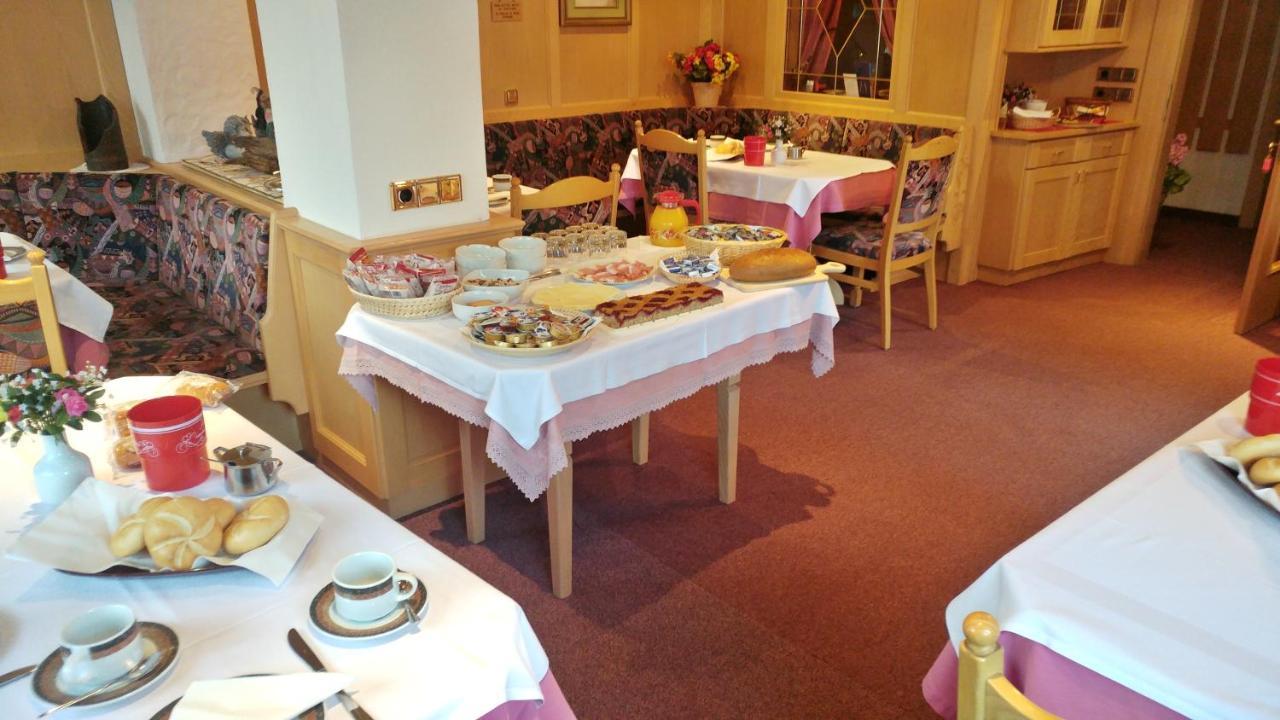 Garni Gabrieli Bed & Breakfast Corvara In Badia Luaran gambar