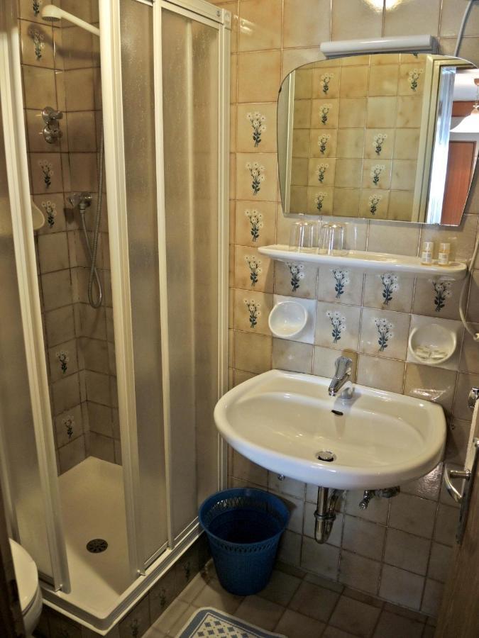 Garni Gabrieli Bed & Breakfast Corvara In Badia Bilik gambar
