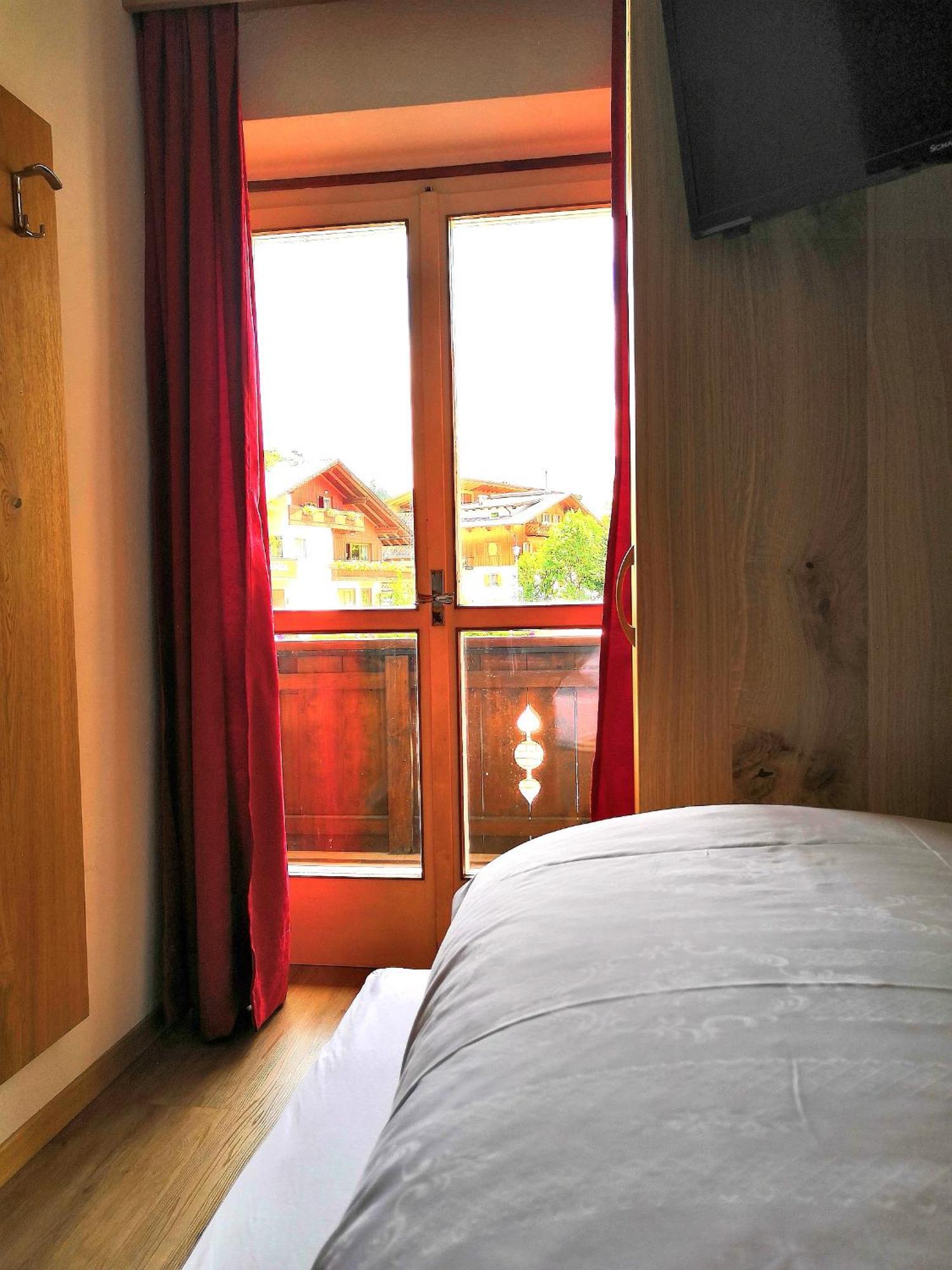 Garni Gabrieli Bed & Breakfast Corvara In Badia Bilik gambar